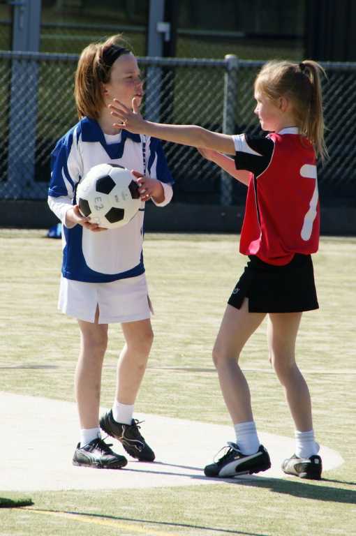 Korfbal E2  17 april 2010 .JPG